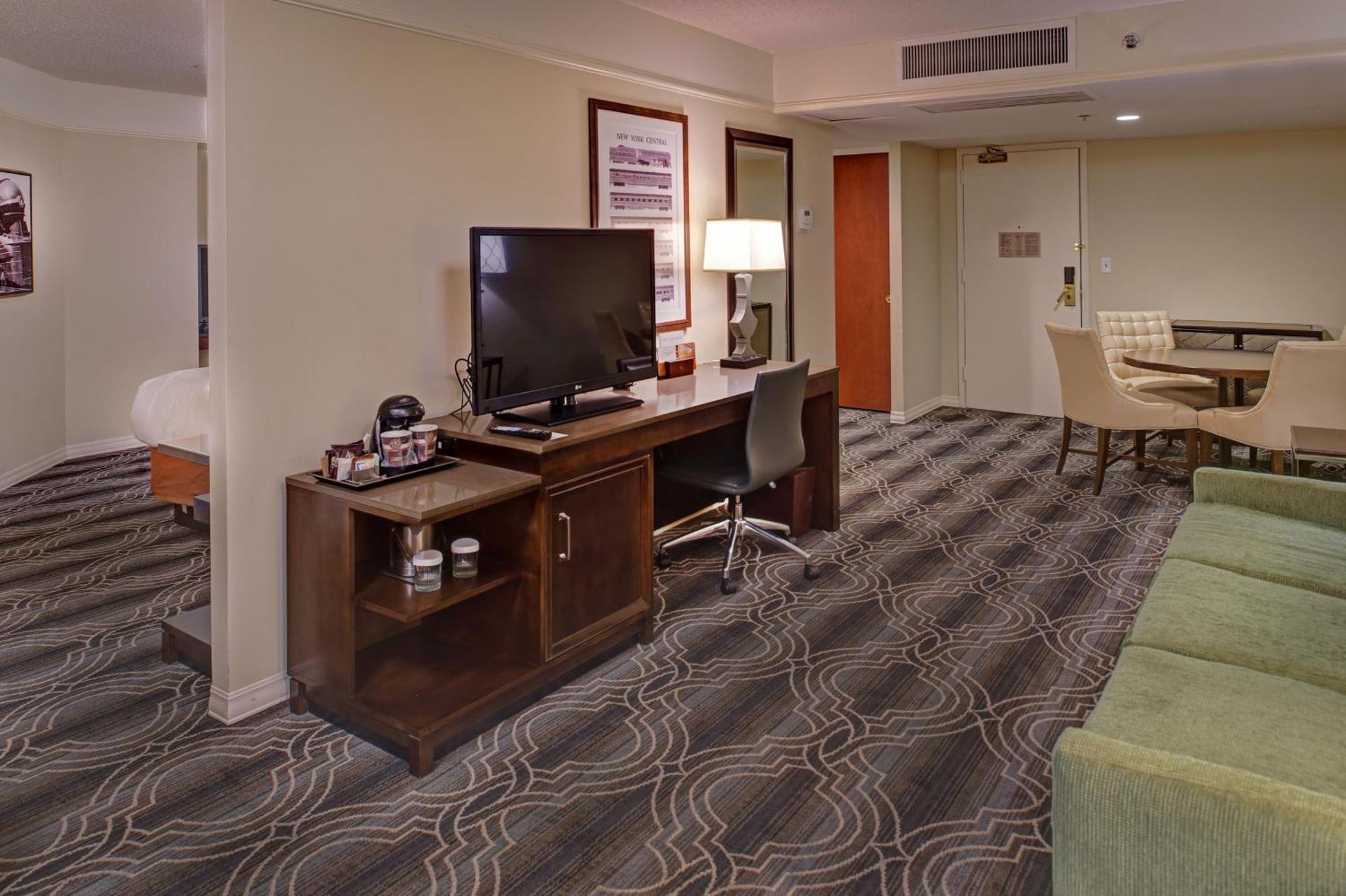 St. Louis Union Station Hotel, Curio Collection By Hilton Экстерьер фото